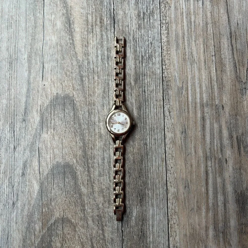 Vintage Gold Watch Women's Small Old Money Dainty Round Chain 90s Minimalist